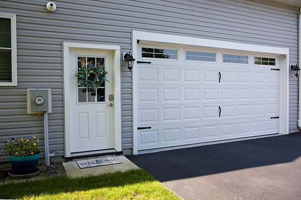 24/7 Emergency Garage Door Panel Replacement experts in Union County County, IL